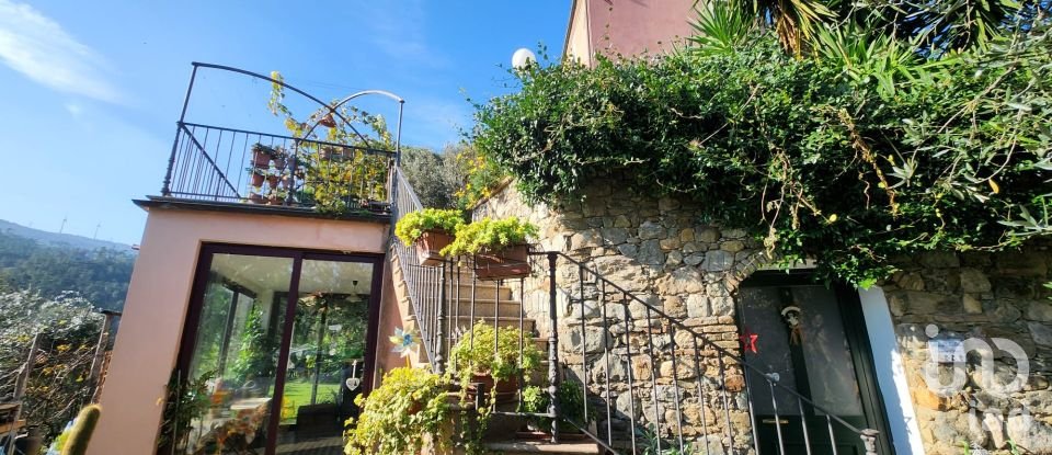 Casa indipendente / Villa 9 locali di 250 m² in Quiliano (17047)
