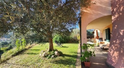 Casa indipendente / Villa 9 locali di 250 m² in Quiliano (17047)