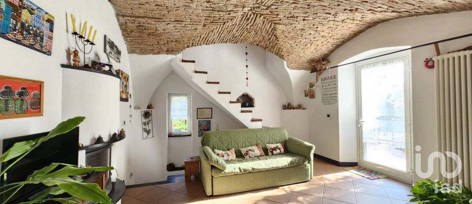 Casa indipendente / Villa 9 locali di 250 m² in Quiliano (17047)