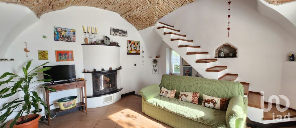 Casa indipendente / Villa 9 locali di 250 m² in Quiliano (17047)