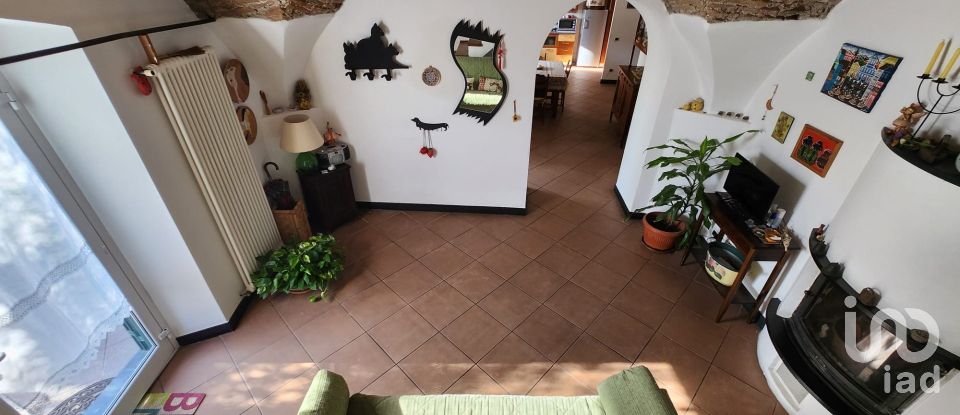 Casa indipendente / Villa 9 locali di 250 m² in Quiliano (17047)