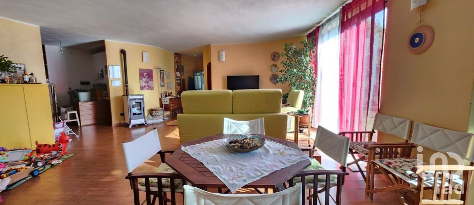 Casa indipendente / Villa 9 locali di 250 m² in Quiliano (17047)