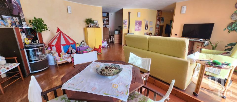 Casa indipendente / Villa 9 locali di 250 m² in Quiliano (17047)