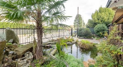 Casa indipendente 6 locali di 192 m² in Carugo (22060)