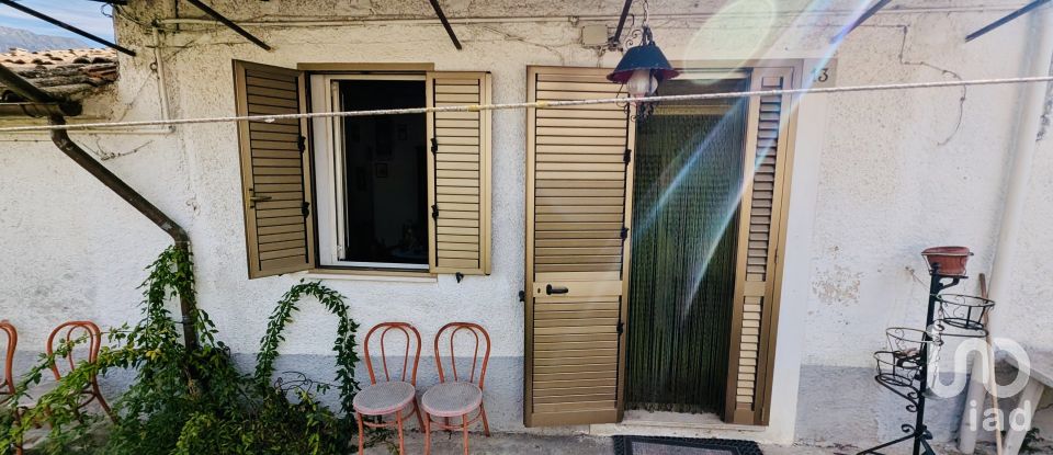 Casa indipendente / Villa 4 locali di 88 m² in Corfinio (67030)