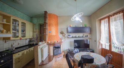Casale 12 locali di 156 m² in Arcevia (60011)