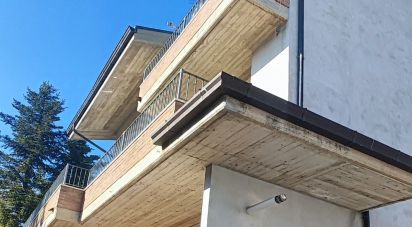 Casale 9 locali di 330 m² in Mosciano Sant'Angelo (64023)