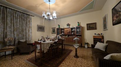 Casa indipendente / Villa 5 locali di 195 m² in Cadelbosco di Sopra (42023)