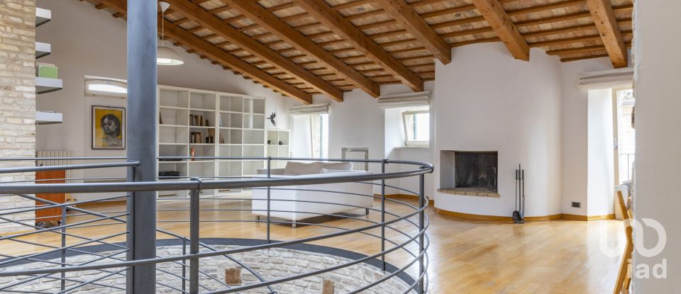 Casa indipendente 7 locali di 400 m² in Civitanova Marche (62012)