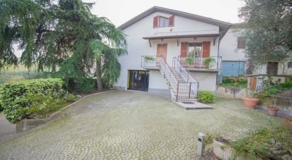 Casale 12 locali di 156 m² in Arcevia (60011)