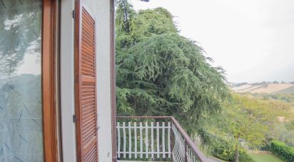 Casale 12 locali di 156 m² in Arcevia (60011)