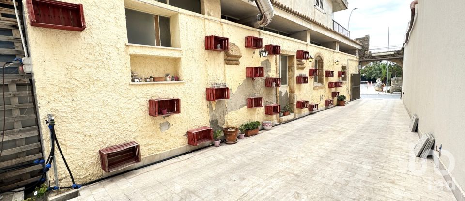 Costruzione di 484 m² in Avola (96012)