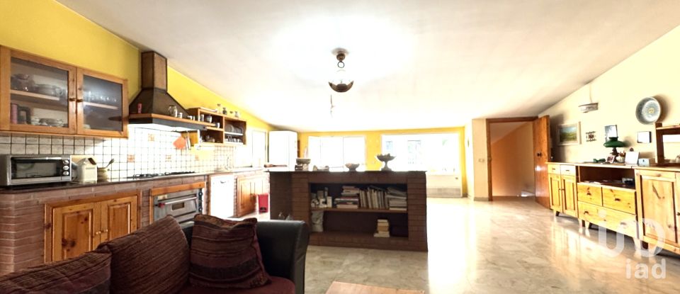 Costruzione di 484 m² in Avola (96012)