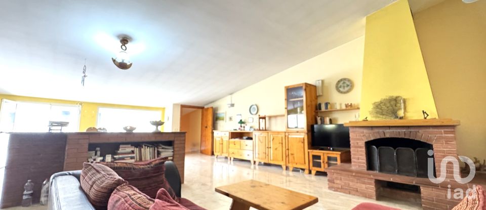 Costruzione di 484 m² in Avola (96012)