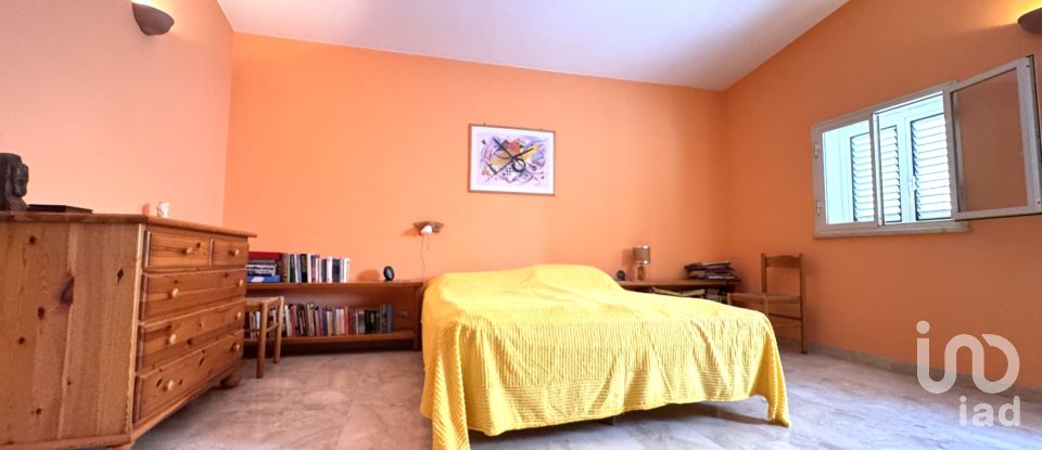 Costruzione di 484 m² in Avola (96012)