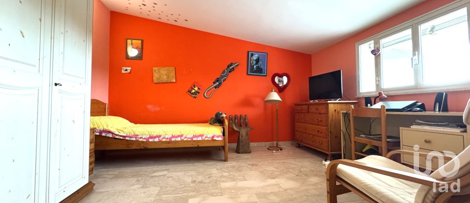 Costruzione di 484 m² in Avola (96012)