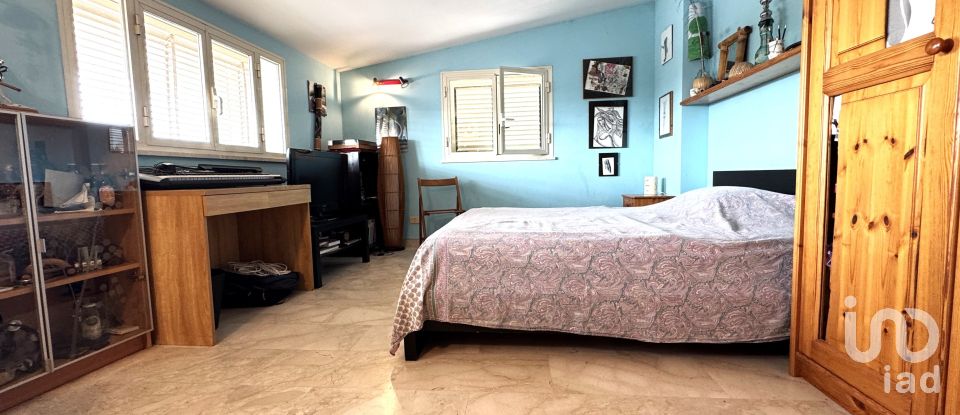 Costruzione di 484 m² in Avola (96012)