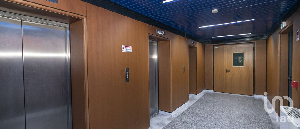 Uffici di 380 m² in Genova (16149)