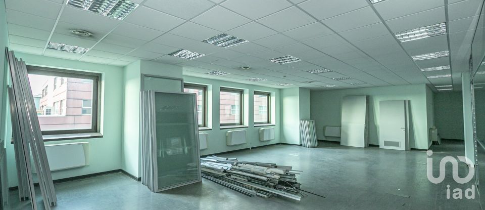Uffici di 380 m² in Genova (16149)