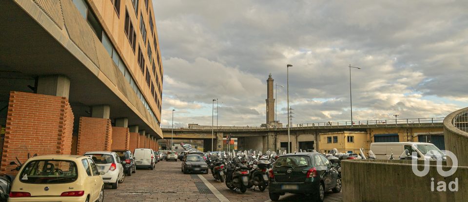Uffici di 380 m² in Genova (16149)