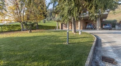 Casa indipendente / Villa 7 locali di 240 m² in Petritoli (63848)