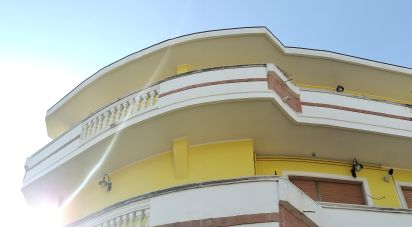 Appartamento 7 locali di 120 m² a Collecorvino (65010)