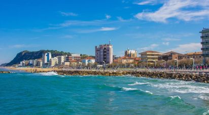 Negozio / locale commerciale di 147 m² in Pesaro (61121)