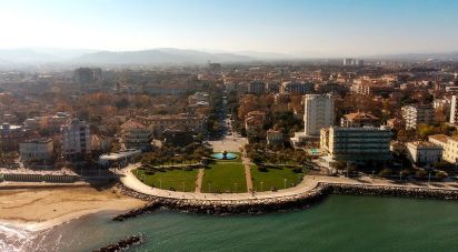 Negozio / locale commerciale di 147 m² in Pesaro (61121)