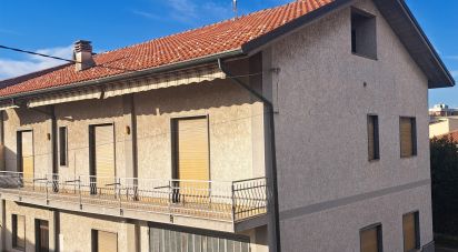 Townhouse 8 rooms of 375 m² in Rovello Porro (22070)