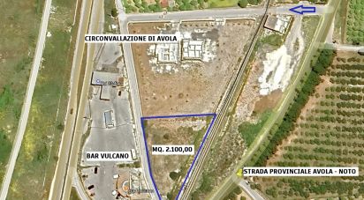 Terreno di 2.100 m² in Avola (96012)