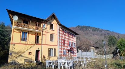 Casale 17 locali di 384 m² in Cambiasca (28814)