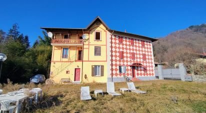 Casale 17 locali di 384 m² in Cambiasca (28814)