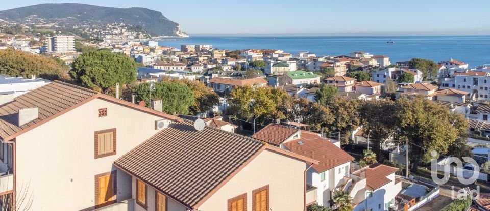 Four-room apartment of 152 m² in Numana (60026)