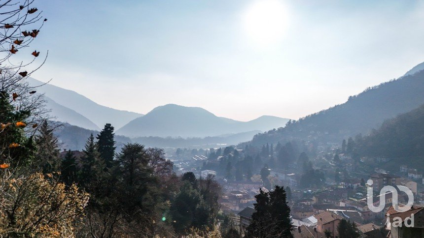 Villa storica 6 locali di 399 m² in Asso (22033)