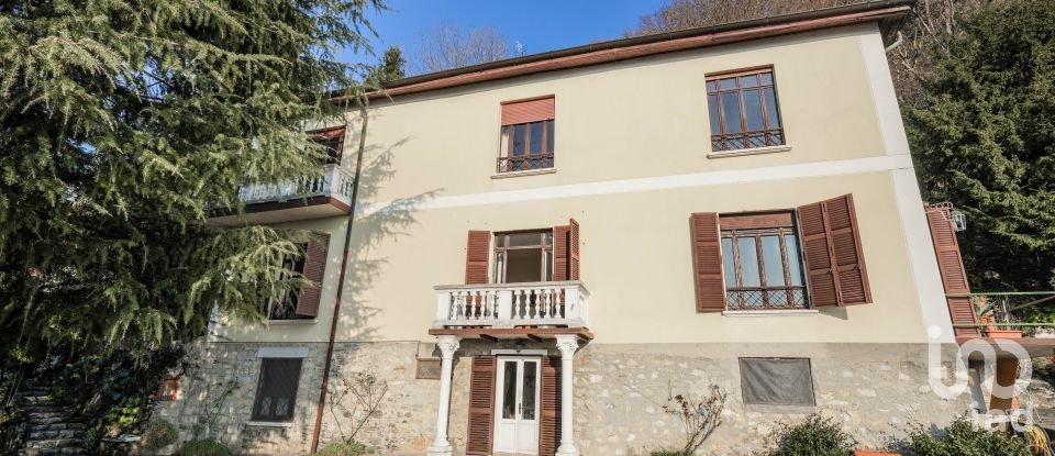 Villa storica 6 locali di 399 m² in Asso (22033)