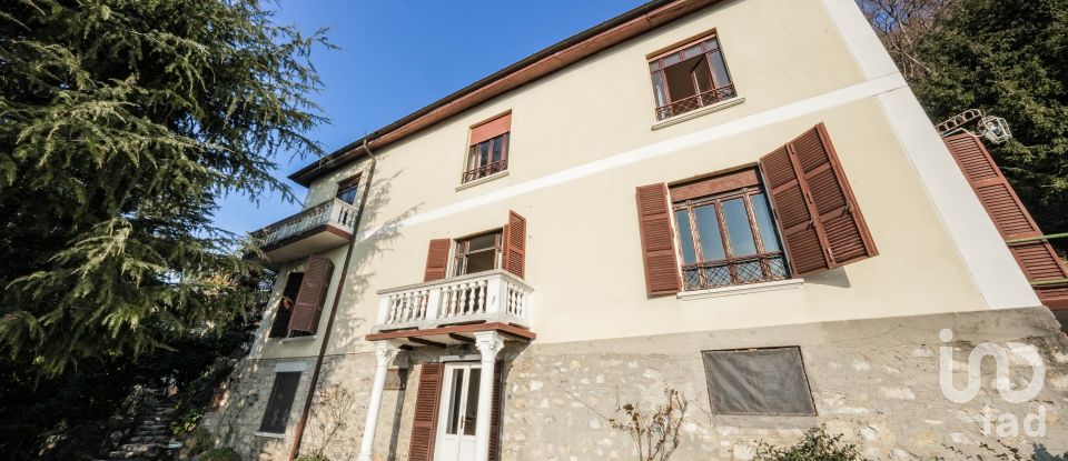Villa storica 6 locali di 399 m² in Asso (22033)