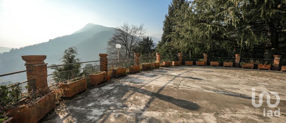 Villa storica 6 locali di 399 m² in Asso (22033)