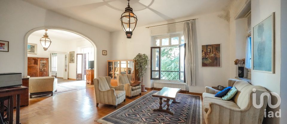 Villa storica 6 locali di 399 m² in Asso (22033)