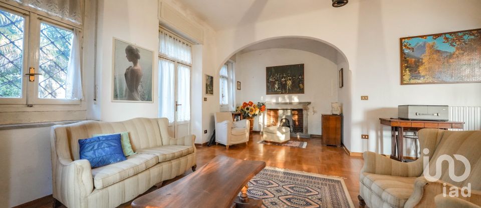 Villa storica 6 locali di 399 m² in Asso (22033)