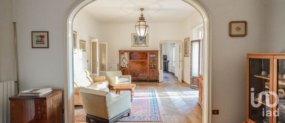 Villa storica 6 locali di 399 m² in Asso (22033)