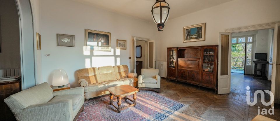 Villa storica 6 locali di 399 m² in Asso (22033)