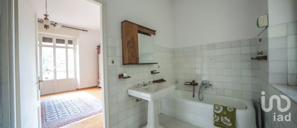 Villa storica 6 locali di 399 m² in Asso (22033)