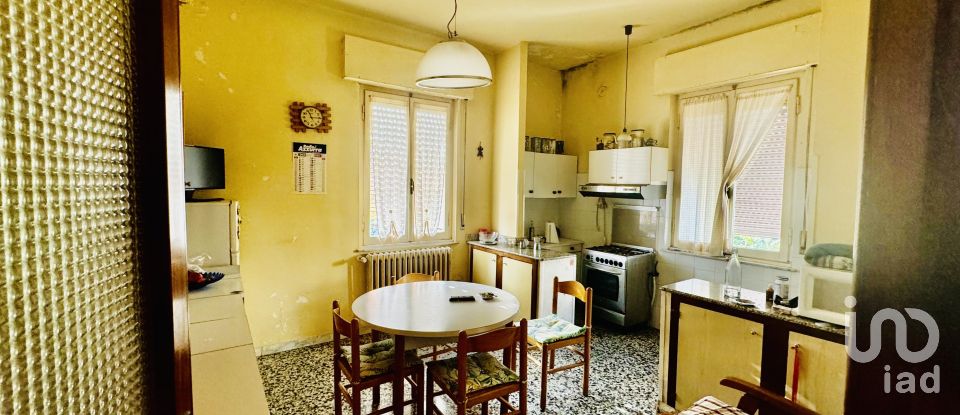 Farm 8 rooms of 180 m² in San Benedetto del Tronto (63074)