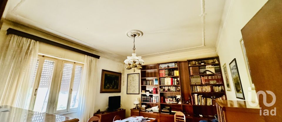 Farm 8 rooms of 180 m² in San Benedetto del Tronto (63074)