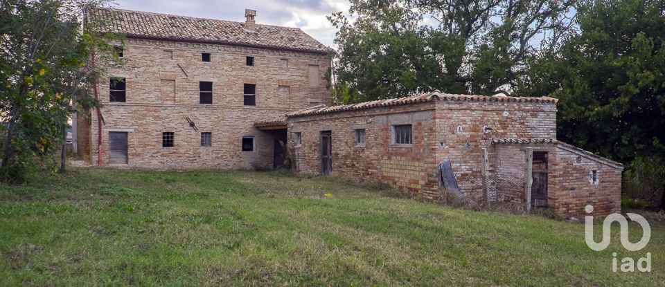 Barn conversion 7 rooms of 515 m² in Fiastra (62035)