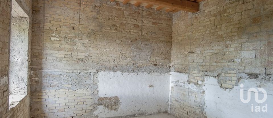 Barn conversion 7 rooms of 515 m² in Fiastra (62035)