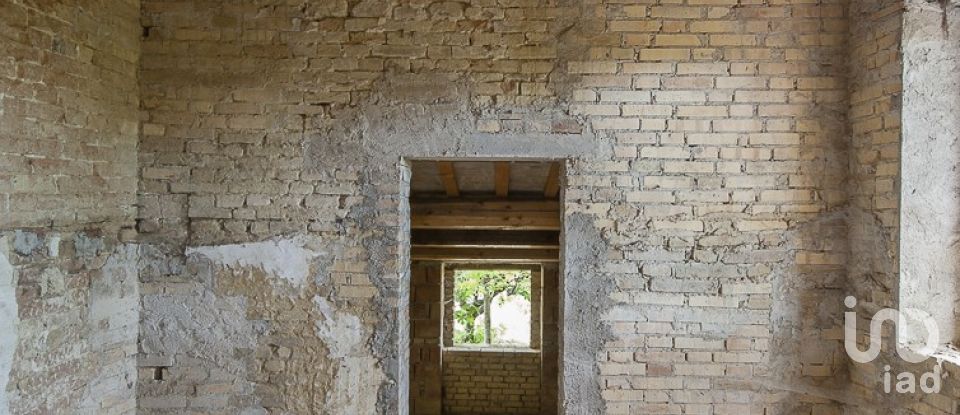 Barn conversion 7 rooms of 515 m² in Fiastra (62035)