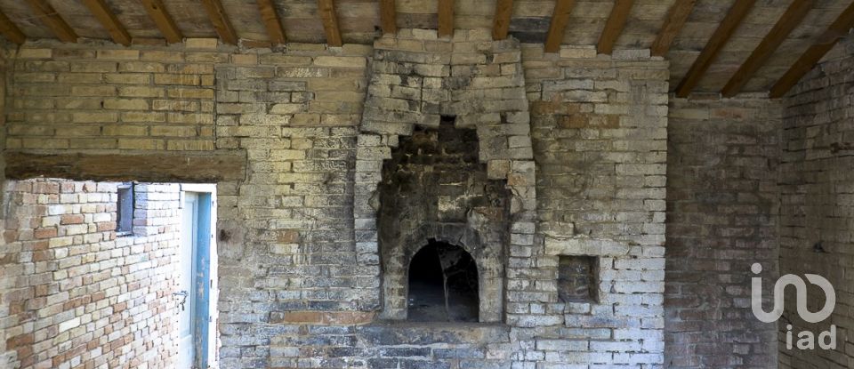 Barn conversion 7 rooms of 515 m² in Fiastra (62035)