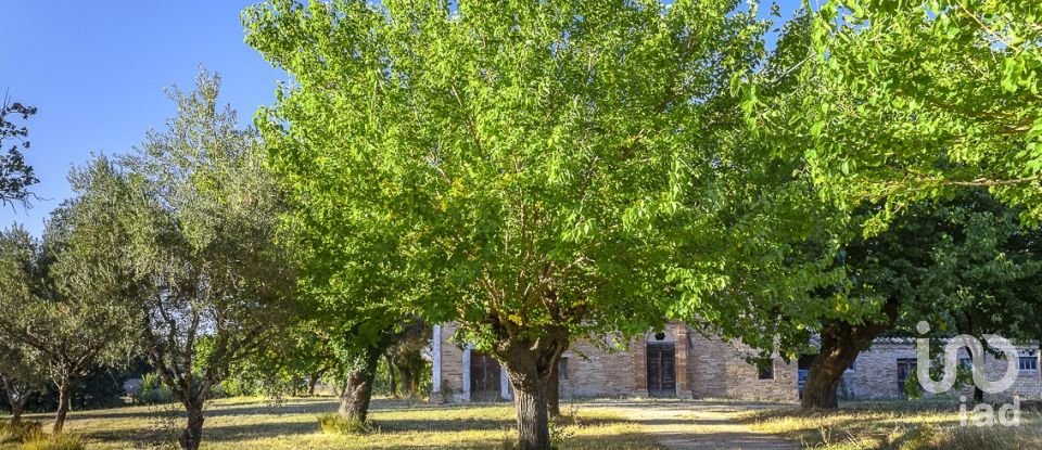 Barn conversion 7 rooms of 515 m² in Fiastra (62035)