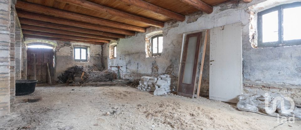 Rustico 35 locali di 1.006 m² in Osimo (60027)